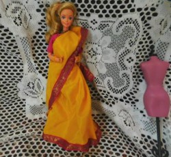 9910 MATTEL 1980S BARBIE DOLL BARBIE IN INDIA SARI GOLD EMBELLISHED GOWN, JEWELERY, NO DOLL 